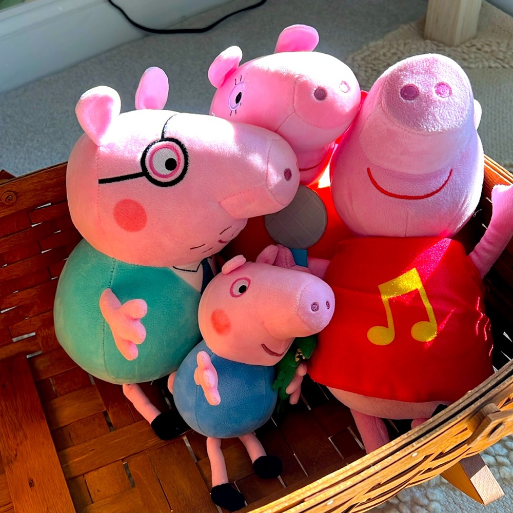 Plush Peppa Pig Family (singing peppa!)